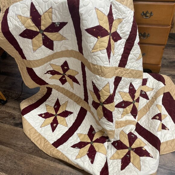 Handmade Appliqued Quilt - Picture 4 of 4